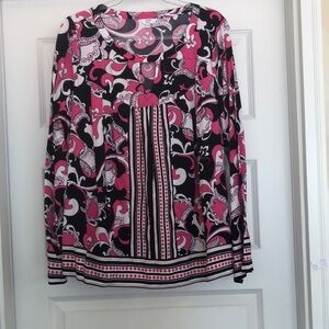 Crown and Ivy Women's Pink and Black Patterned Top